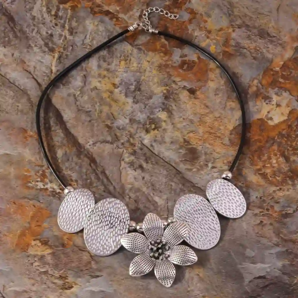 Vintage Style Ethnic Style Flower Zinc Alloy Wholesale Pendant Necklace1