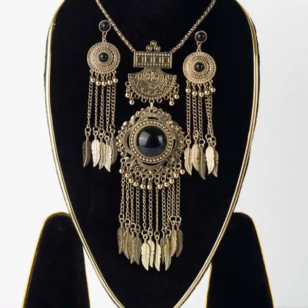 Retro necklace set black 1