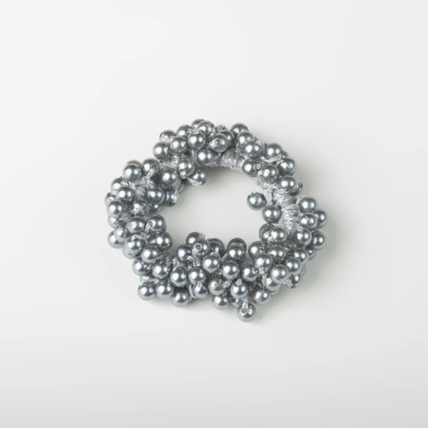 A pearl – chrome band